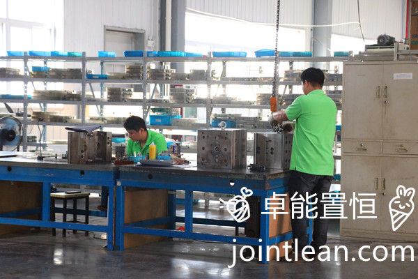 英国威廉集团官网卓能端子生产车间